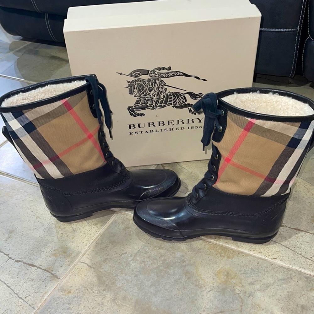Burberry women boots 39